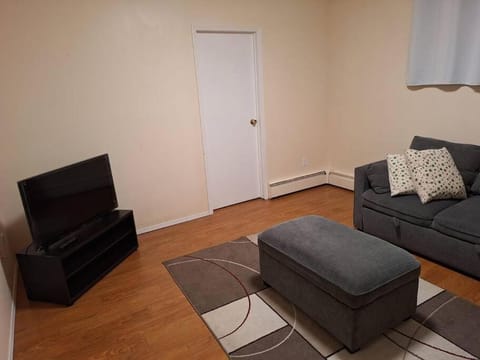 1-Bedroom Basement Suite Appartement in Yellowknife