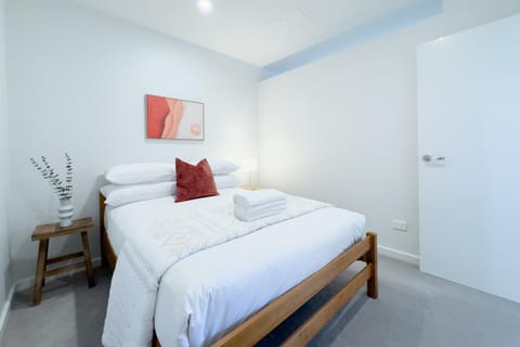Two Bedroom Condo at Mission Bay Apartment in Auckland