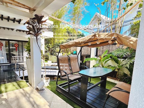 LarisZone-Luxury Courtyard Villa Villa in Las Pinas