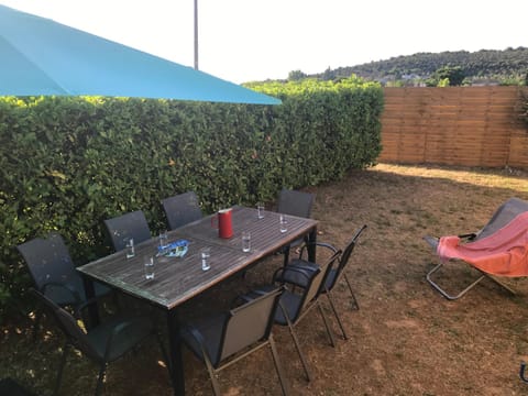 Patio, Spring, Day, Garden, Dining area