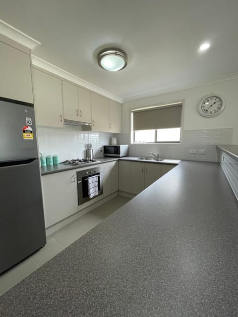 Yass Valley Stays - Convenient & Comfortable Condo in Yass