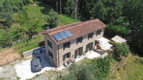 Property building, Bird's eye view, Garden, Parking