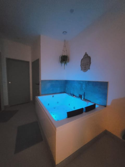 Hot Tub, Bathroom, Bath