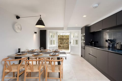 Dining area, kitchen