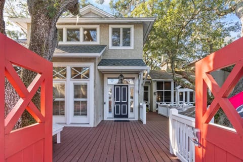 The Coral Door Beach House - 4315 Fourth Street House in Saint Simons Island