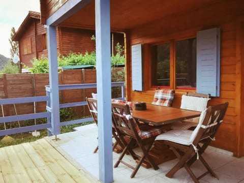 Patio, Dining area