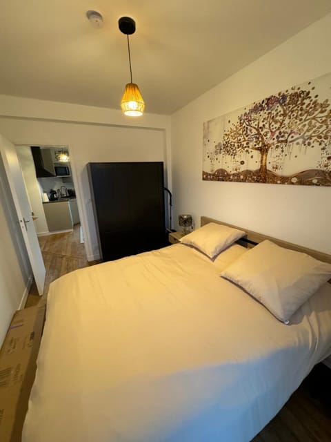 Lumineux 2P à Rosny avec vue Dégagée proche Gare ! Apartment in Île-de-France