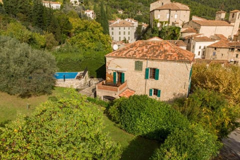 Property building, Day, Natural landscape, Landmark view, Pool view, Swimming pool