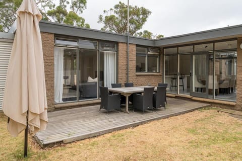 Uncover Mount Eliza's Charm from this Local Stay House in Mount Eliza