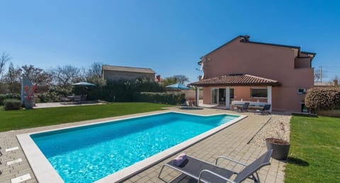 Ferienhaus in Prhati mit Großem Garten House in Istria County