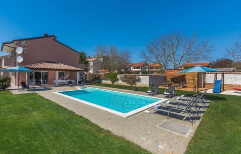 Ferienhaus in Prhati mit Großem Garten House in Istria County