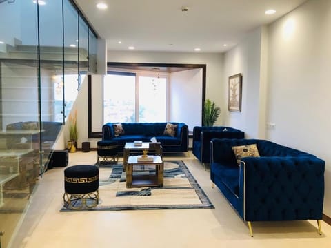 Emaar Apartment - Gold Crest DHA Eigentumswohnung in Lahore
