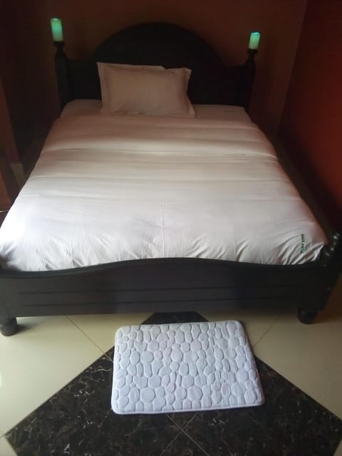 Suzie hotel Kampala Uganda old twon Bed and Breakfast in Kampala