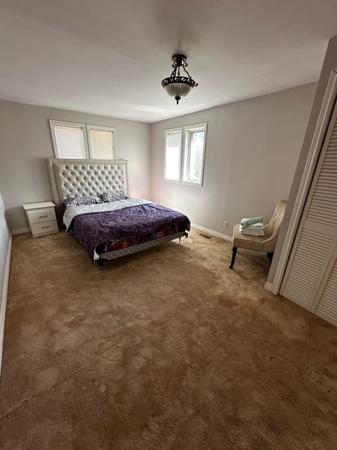 Beautiful Private Room Near Restaurants Shopping and Transit P1 Alquiler vacacional in Pickering