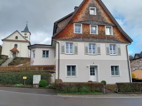Property building, Location