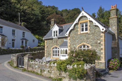 Cable Cottage House in Salcombe