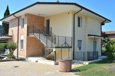 Property building, Facade/entrance, Off site