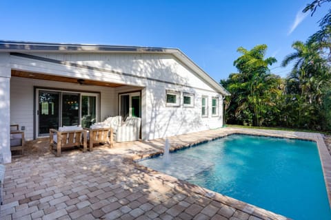 Pet-Friendly Florida Retreat with Saltwater Pool! Haus in Stuart