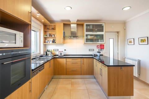 Kitchen or kitchenette, kitchen