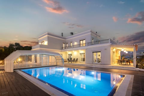 Luxury villa (10 pax) near the beach Villa in Porches