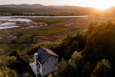 The Tides of Charlevoix House in Baie-Saint-Paul