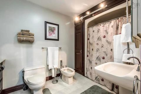 Private Bedroom and Bathroom in Dartmouth Urlaubsunterkunft in Dartmouth