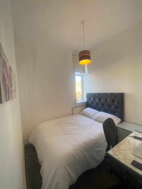 Cozy One Room- Ideal for Getaways Vacation rental in Bury