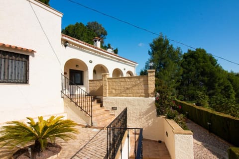 Property building, Day, View (from property/room), Balcony/Terrace