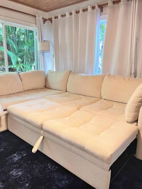 Entire Home:Tropical Downtown Oasis 3 Miles to FLL House in Hollywood
