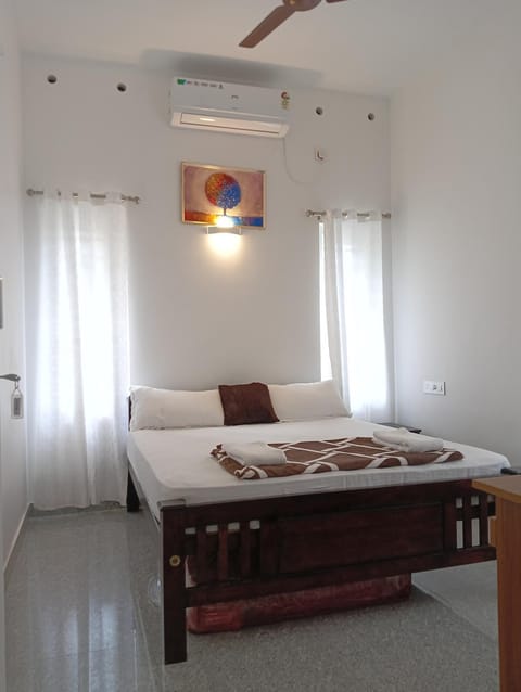 Whitefort Family Rooms with Balcony-Serviced Villa Hotel in Alappuzha