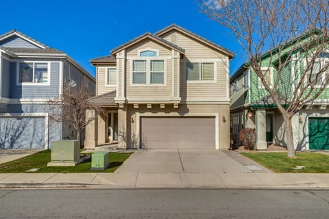 Sparks Home with Lake Access, 5 Mi to Downtown Reno! Haus in Sparks