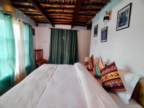 The Nomad's Cottage-Losar , nearest hotel stay to visit Chandra Tal - Lake , in Spiti Valley Vacation rental in Himachal Pradesh