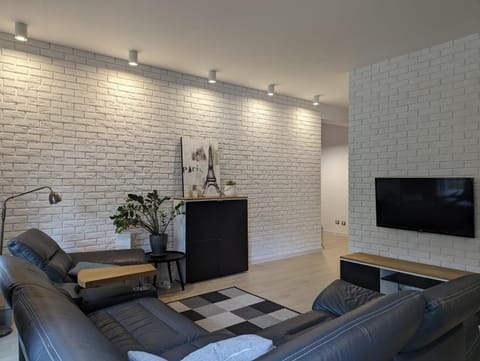 Property building, TV and multimedia, Living room