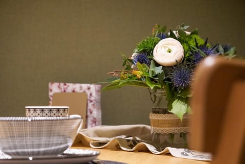 Decorative detail, Dining area