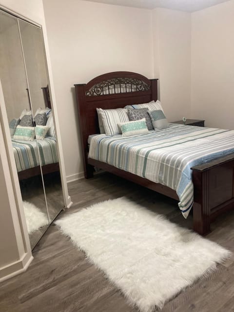 *Adorable luxurious 1 Bedroom* Condo in Montgomery