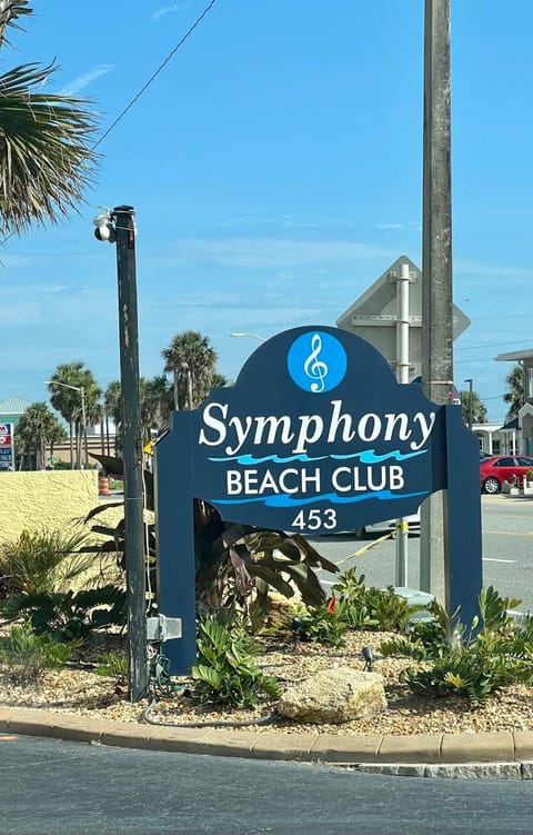 Gone2TheBeach @ Symphony Beach Club Apartment hotel in Ormond Beach