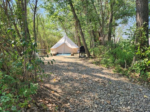 #3 Willow Tree Luxury tent in Drumheller