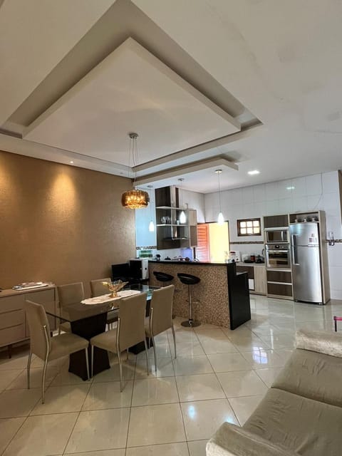 Kitchen or kitchenette, Living room, Seating area, Dining area, minibar, stove