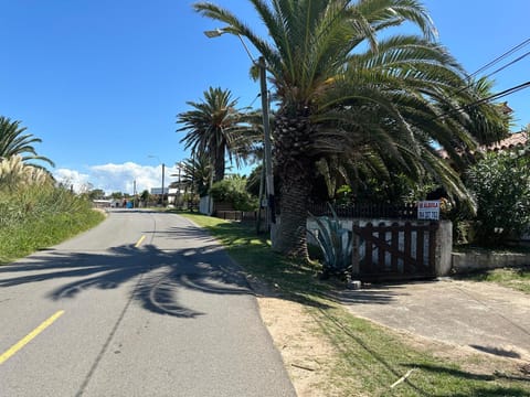 Hermosa con vista al mar House in Canelones Department, Uruguay