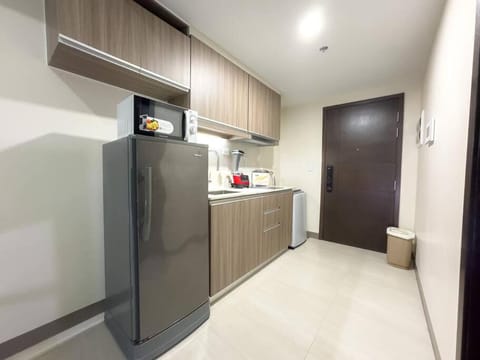 A2J Luxury 1BR Suite Near Venice Mall BGC Taguig Apartment in Makati