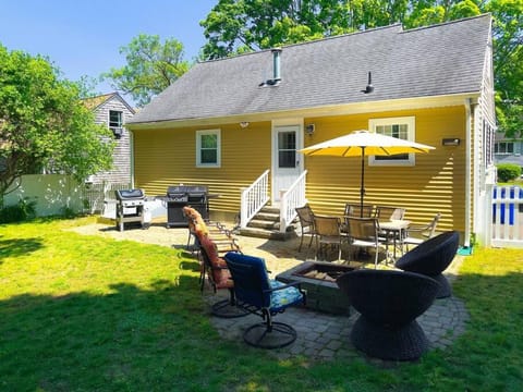 Spacious 4BR Home near Water Park, Pond & Beaches House in Buzzards Bay