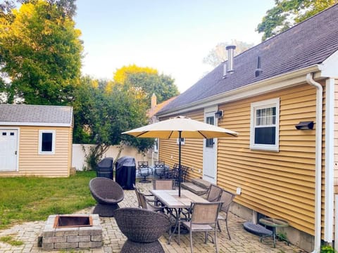 Spacious 4BR Home near Water Park, Pond & Beaches House in Buzzards Bay