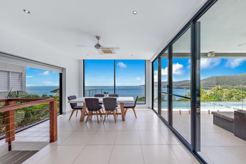 'Whitsunday Escape' - Expansive Coral Sea Views and Private Infinity Pool Maison in Whitsundays
