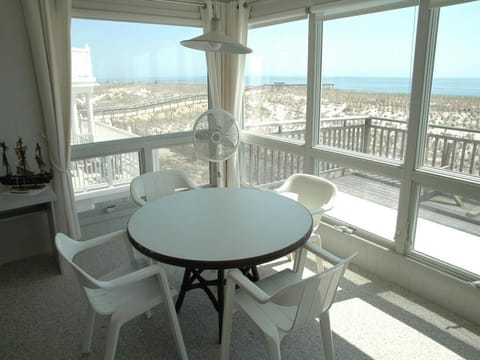 Nice Home In Brant Beach With 4 Bedrooms And Internet Maison in North Beach Haven