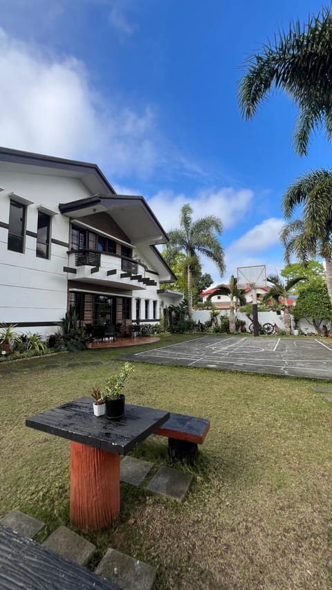 Amanda's Ridge Home Haus in Tagaytay