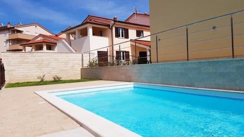 Ferienhaus In Banjole Mit Privatem Pool House in Banjole