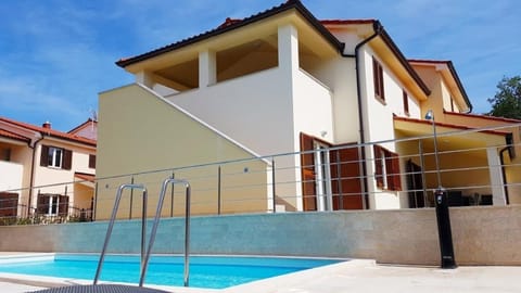 Ferienhaus In Banjole Mit Privatem Pool House in Banjole