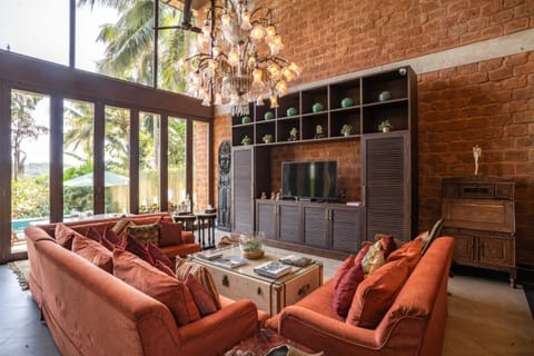 Communal lounge/ TV room, TV and multimedia, Living room, Seating area, Evening entertainment