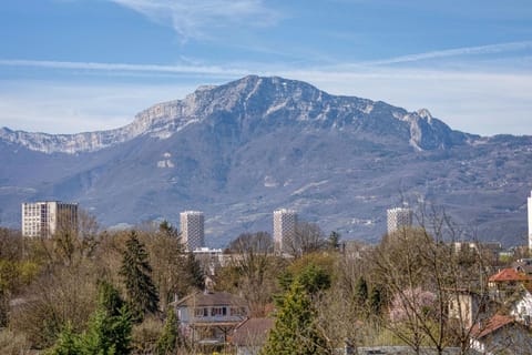 Nearby landmark, Day, Natural landscape, City view, Mountain view