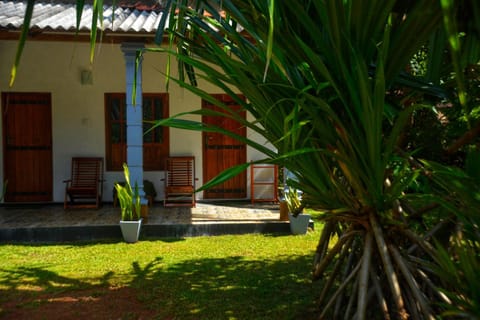 Tropical Garden Homestay Pidurangala Vacation rental in Dambulla